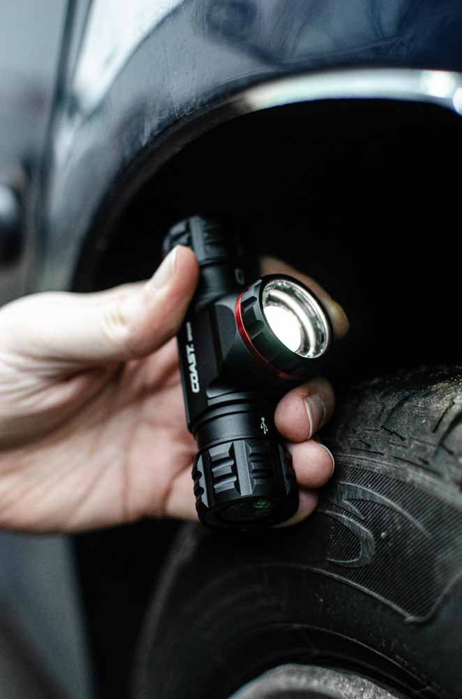 Coast Extreme Performance 2075 Lumen Rechargeable Head Torch - Image 4