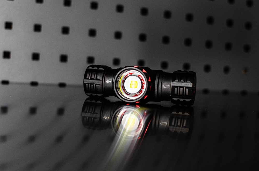 Coast Extreme Performance 2075 Lumen Rechargeable Head Torch - Image 6