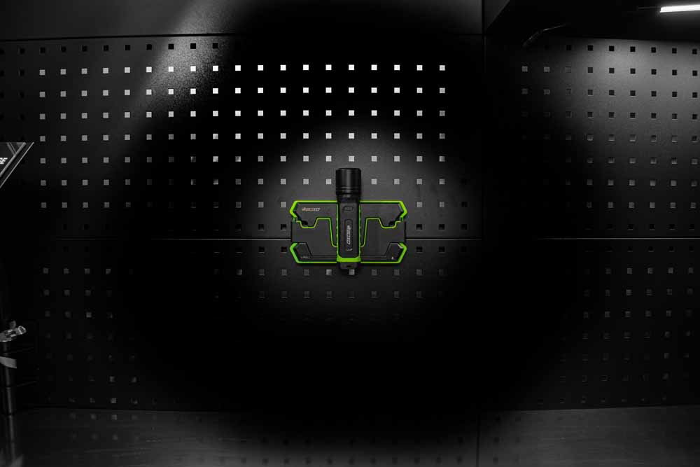 BOXO 1000 Lm Wireless Rechargeable Torch - Green - Image 6