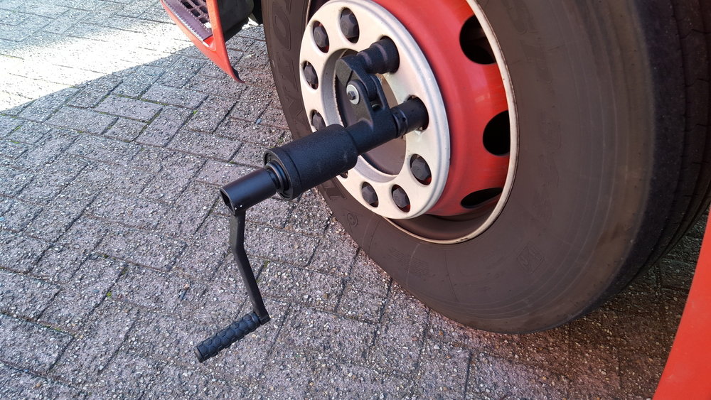 Torque Multiplier Including 32 & 33mm Impact Sockets - Image 3