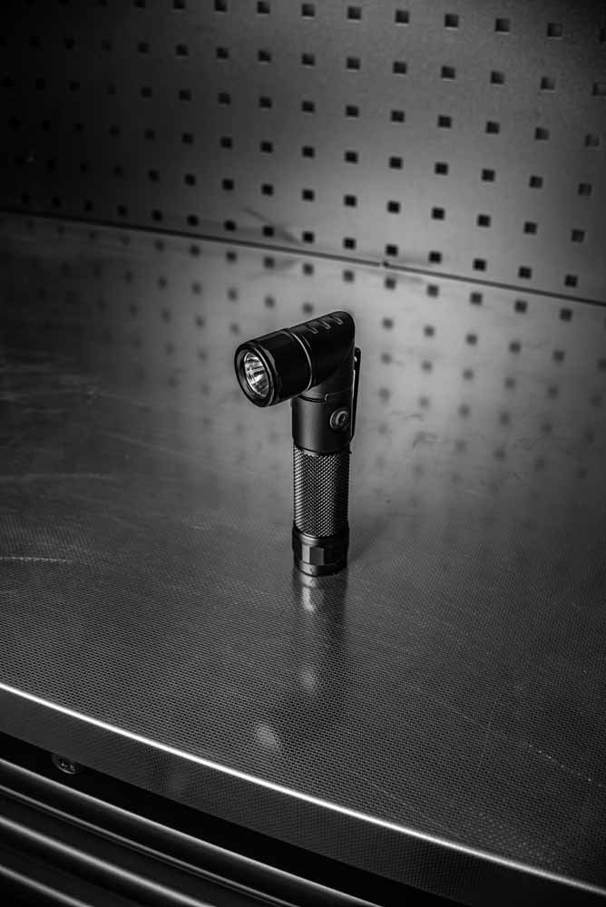 Powerhand 1000 Lumen 90° Rotating Rechargeable Torch - Image 6