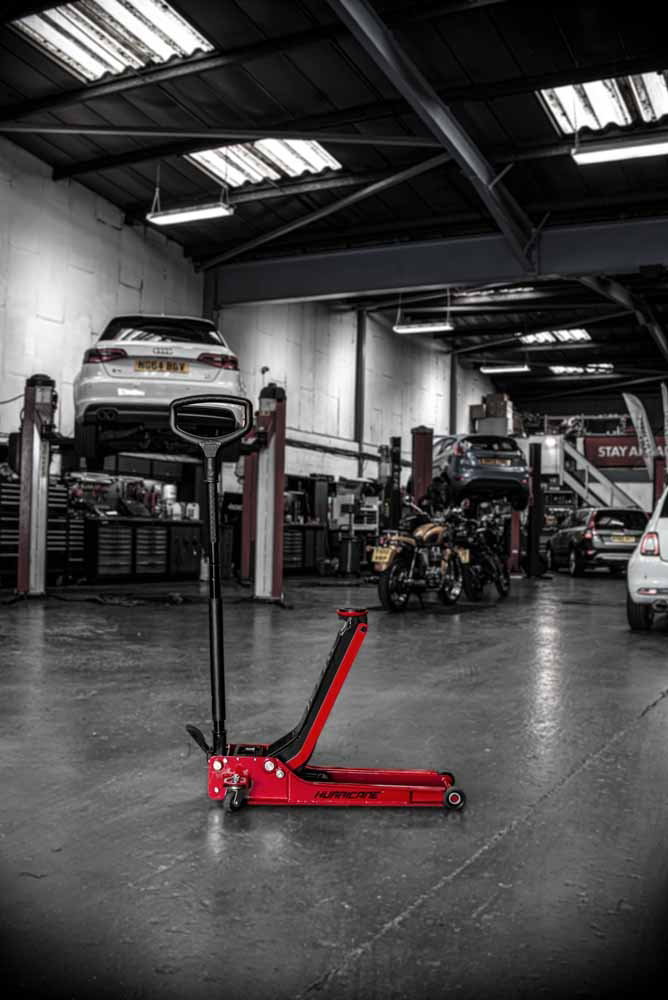 2T Low Profile 70mm Long Reach Trolley Jack - Image 3