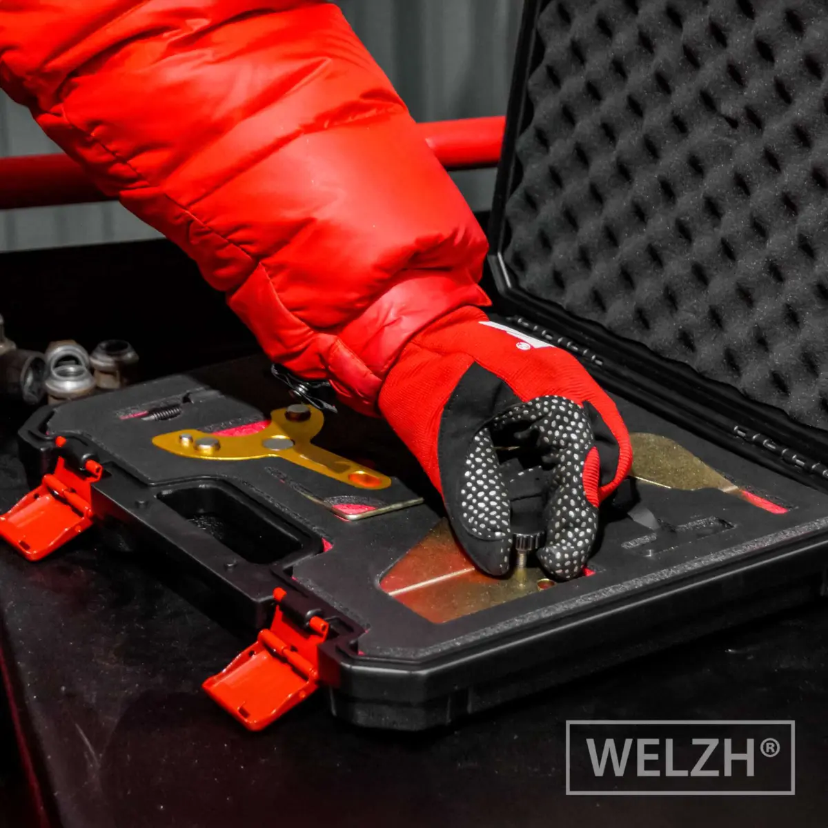 Engine Timing Tool Set For Volvo T4 and T5 - Image 6