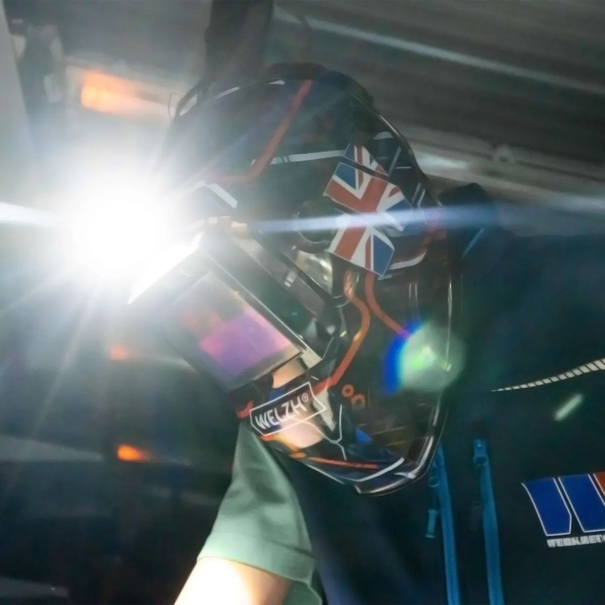 Auto Darkening Welding Helmet; With Built In LED Top Light - Image 3