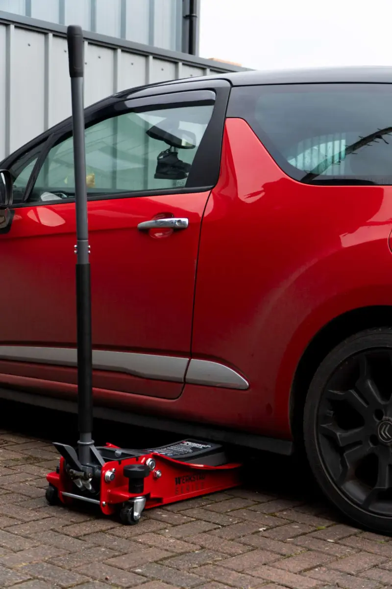 Trolley Jack; 4.5-Ton Extra Low Profile **Werkstad Series** - Image 3