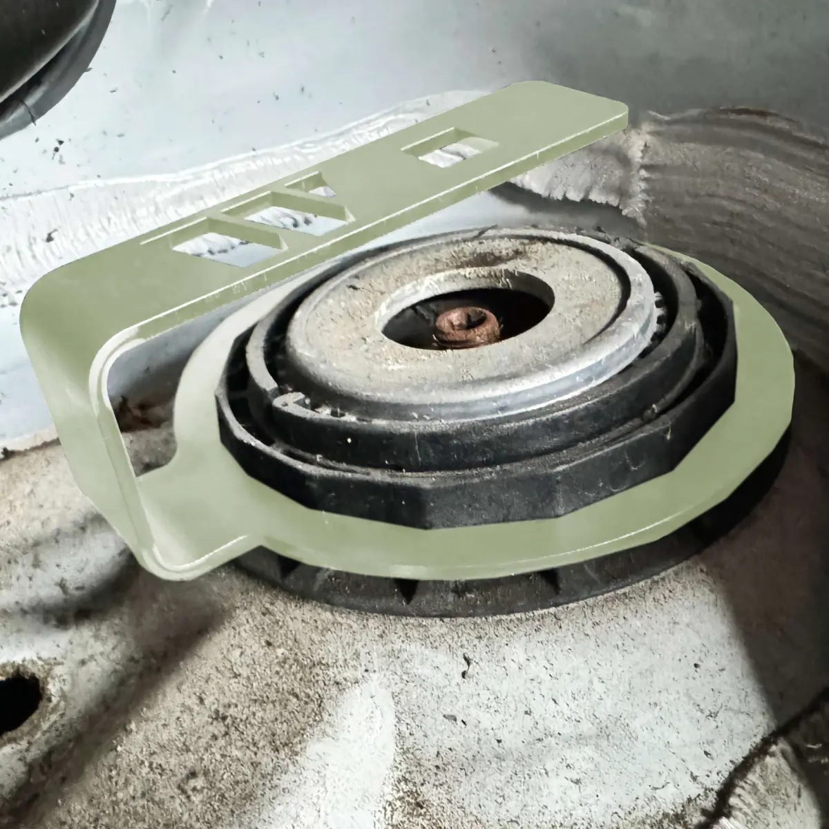 Mercedes-Sprinter Strut Fixing Collar Removal Tool - Image 2
