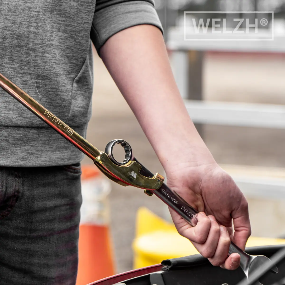 Universal Wrench Extender Tool - Image 4