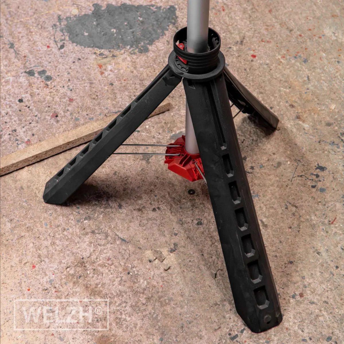 Rechargeable 6000 Lumen Adjustable Tripod Flood Light - Image 6