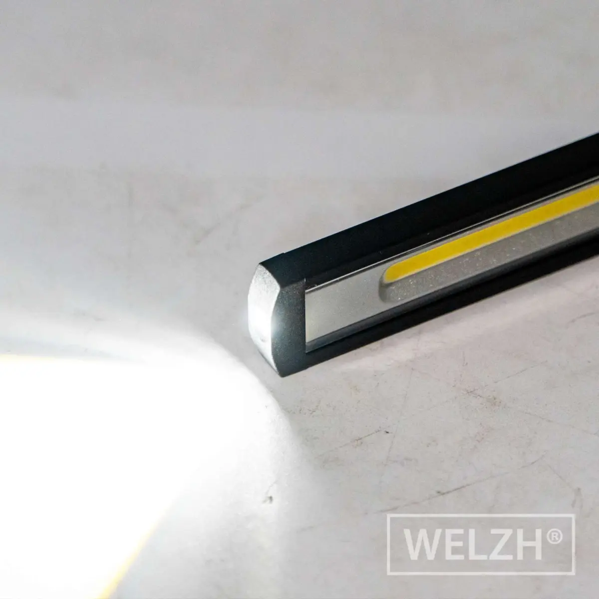 Slim Line Multi-function Rechargeable Inspection Work Light (Blue) - Image 4